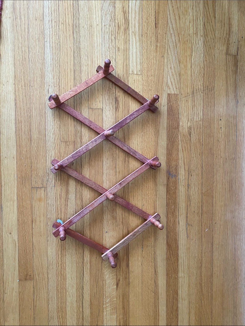 Expandable Wooden Wall Hook Rack